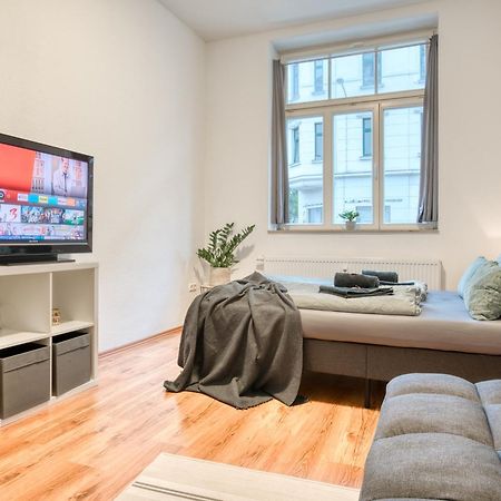 Ferienwohnung Homy I Altbaucharme Netflix Und Wlan Leipzig Exterior foto
